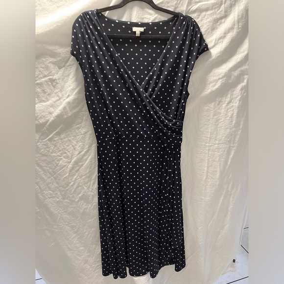 Talbots Dresses & Skirts - Talbots women’s size large navy blue dress with white polkadots V-neck